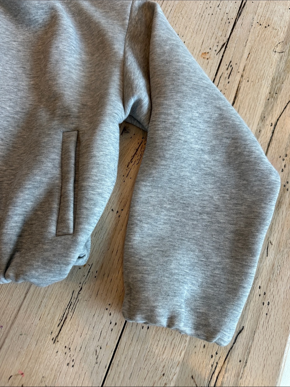 H&M Gray Crewneck Pocketed Pullover Sweater - Picture 4 of 5